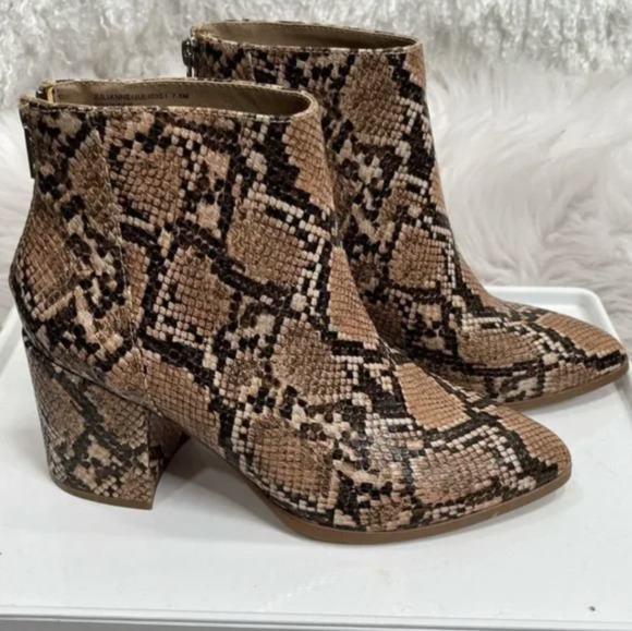 Steve Madden Ankle Boots & Booties Under $30
